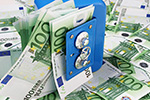 Tresor mit Geld.